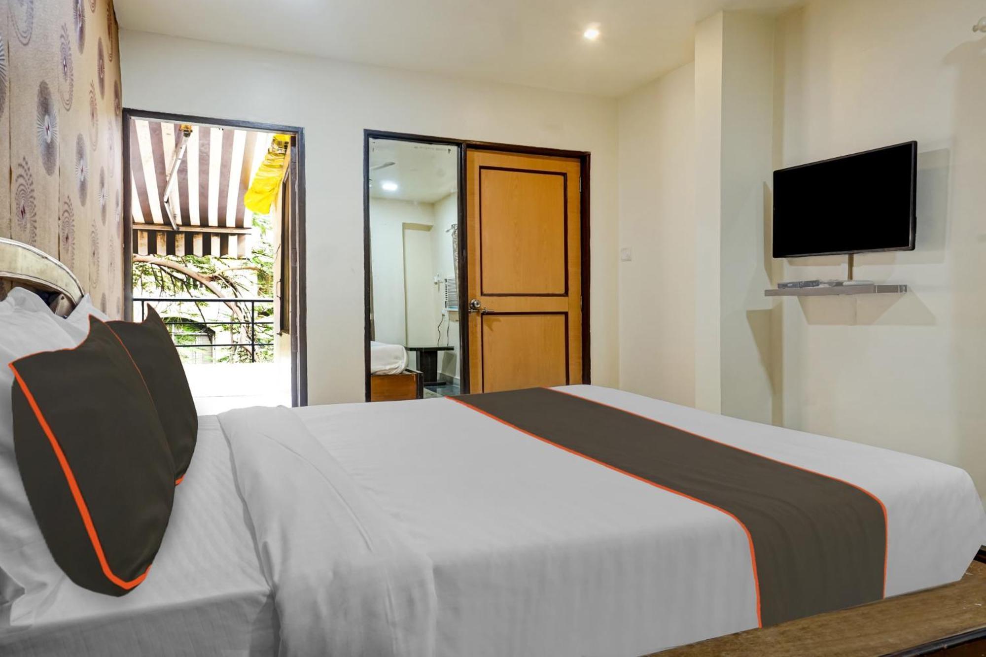 Hotel Galaxy Residency Kalyani Nagar Пюн Екстериор снимка